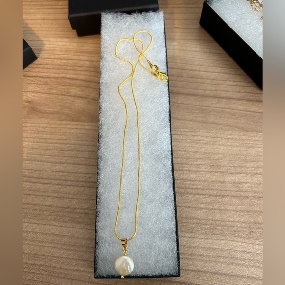 Faux Pearl Necklace - Picture 3 of 5